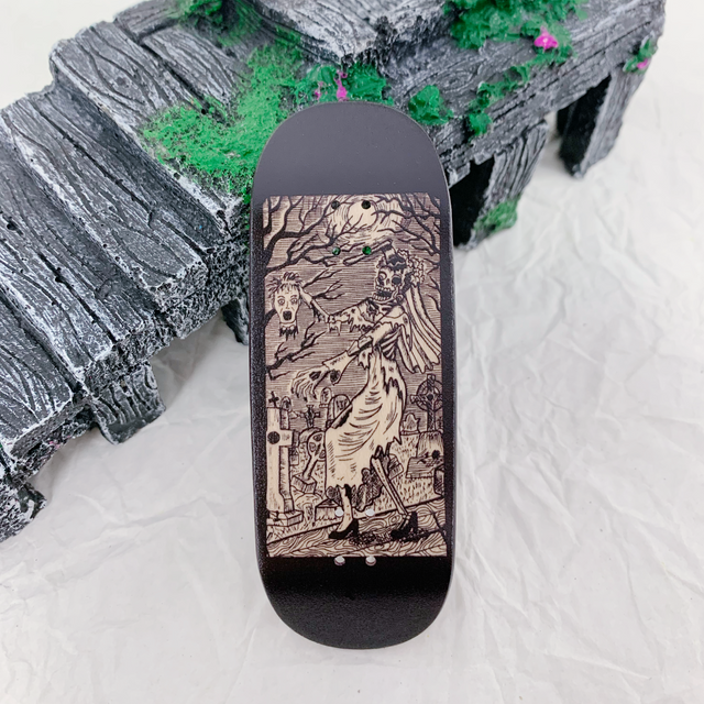 Premium Pro Fingerboard Deck - Engraved Zombie